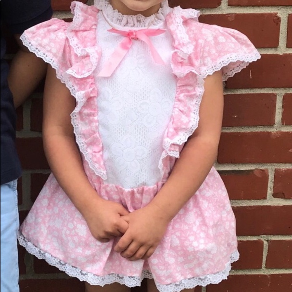‘Vintage’ Pink Dress w/ White Lace Detail